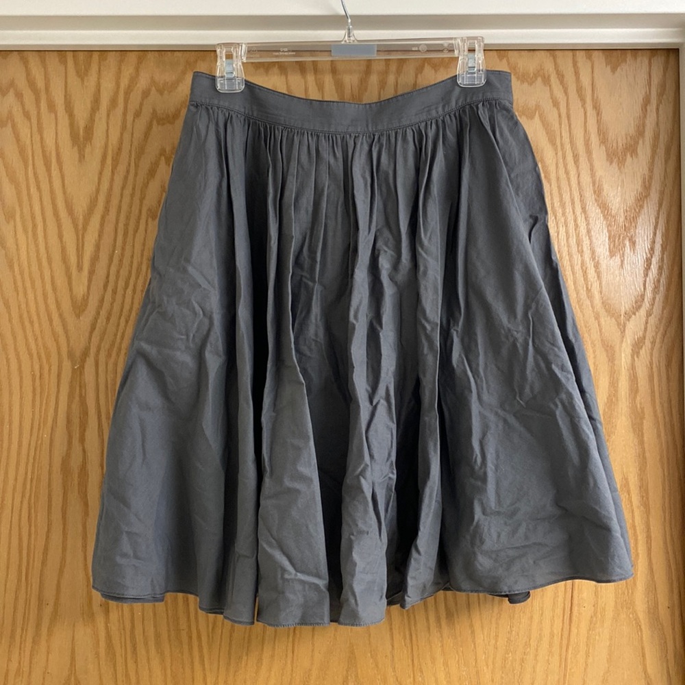 J. Crew gray 100% cotton skirt size 4 with pockets